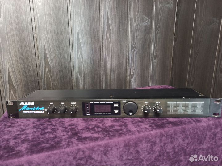 Музыкальный процессор Alesis microverb 4