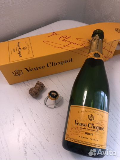 Подарочный набор от шампанского Вдова Клико