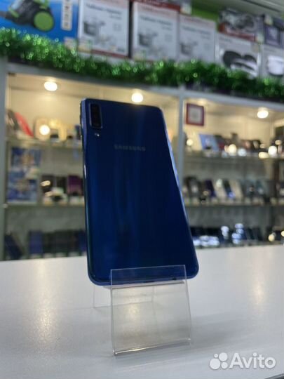 Samsung Galaxy A7 (2018), 4/64 ГБ