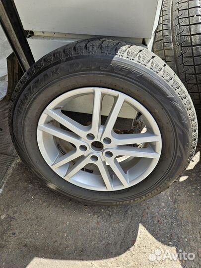 Bridgestone Blizzak Revo GZ 215/60 R16