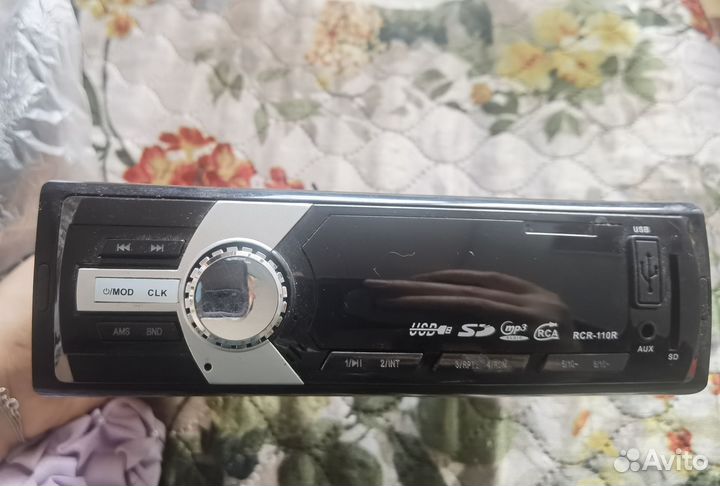 Проигрыватель и динамики Rolsen для авто