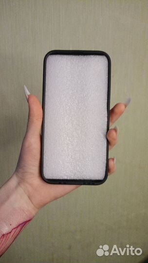 Чехол на iPhone