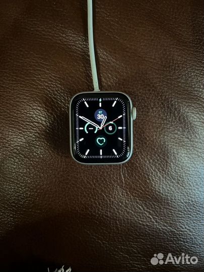 Часы apple watch se 44 mm