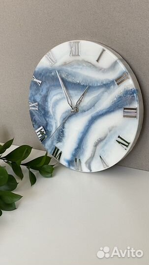 Часы настенные из эпоксидной смолы