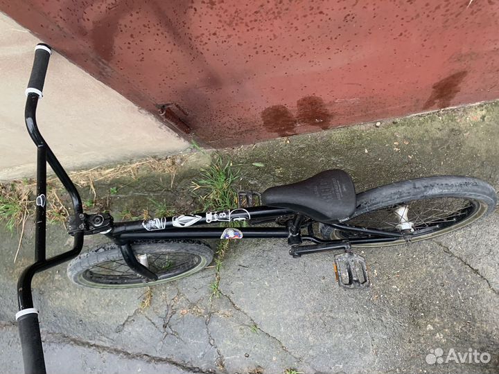 Трюковой велосипед BMX