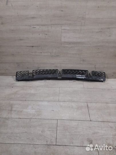 Кронштейн заднего бампера Volkswagen Touareg С