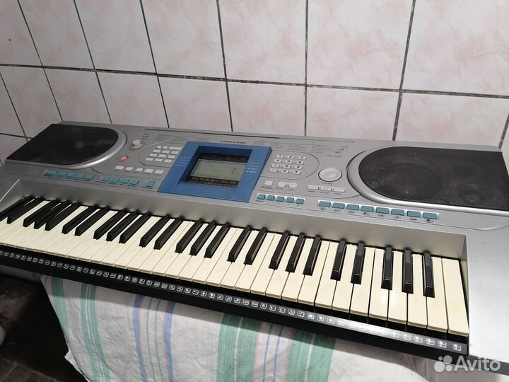 Синтезатор cortland