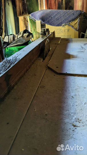 Деревообрабатывающий станок, циркулярная пила