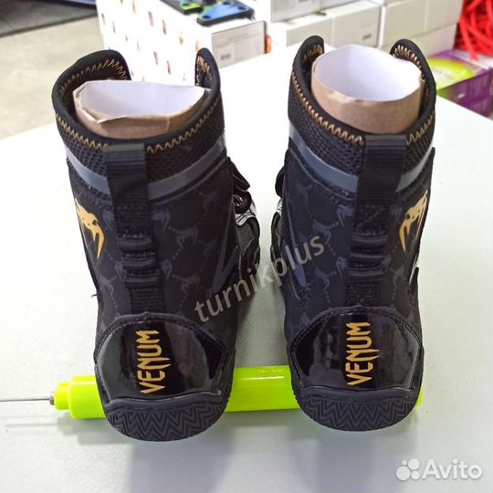 Боксерская обувь боксерки Venum