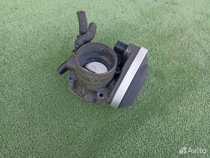 Дроссельная заслонка Volkswagen Jetta седан 1.6