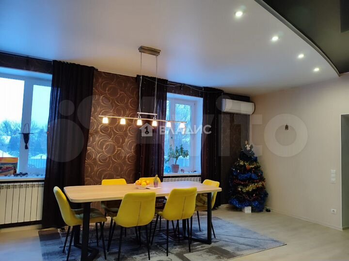 Дом 262 м² на участке 15 сот.