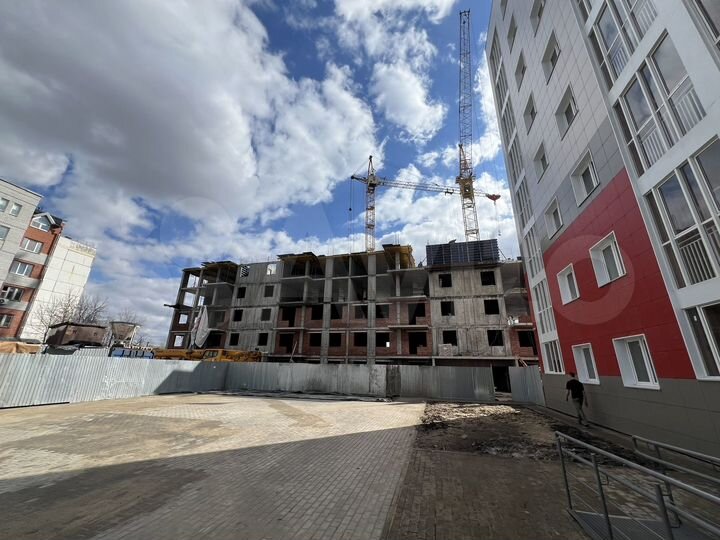 2-к. квартира, 53 м², 3/8 эт.
