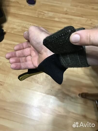 Перчатка реабилитационная после инсульта