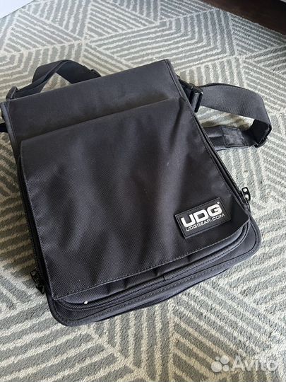 Сумка для диджеев UDG ultimate CD slingbag