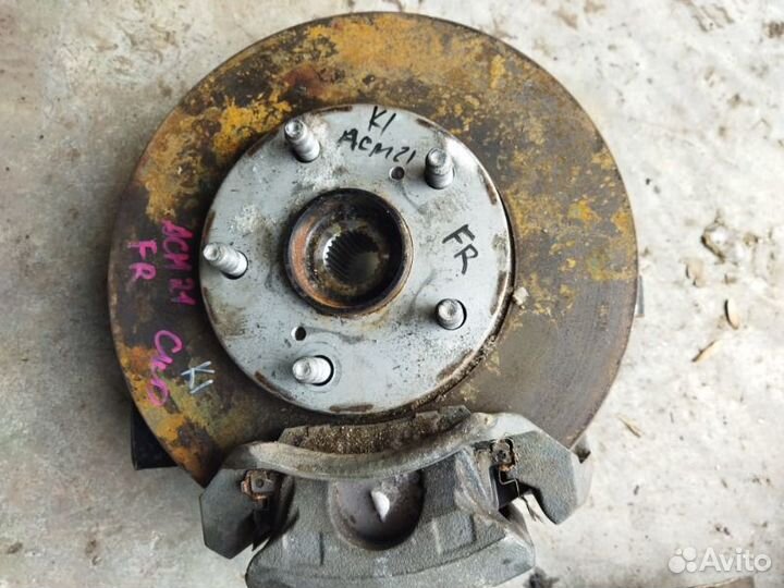 Ступица передняя правая Toyota Ipsum ACM21