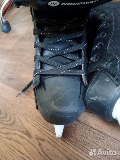 Коньки хоккейные