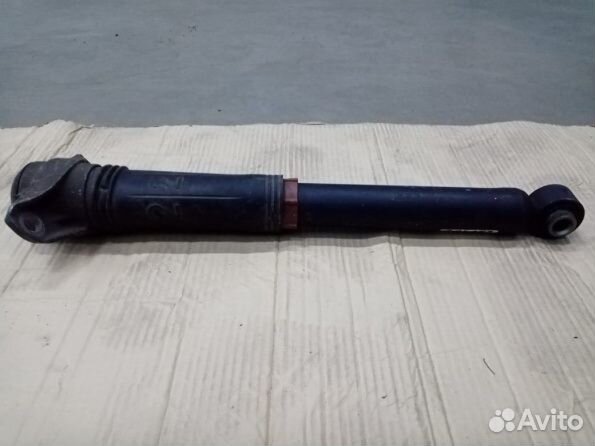 Toyota RAV 4 50 стойка амортизатора оригинальная