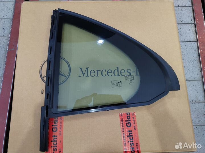 Форточка задней двери Mercedes W213 213