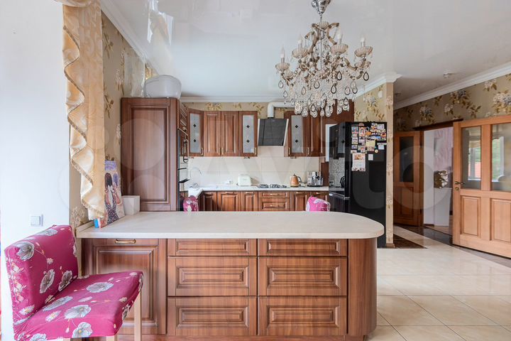 5-к. квартира, 170 м², 3/3 эт.