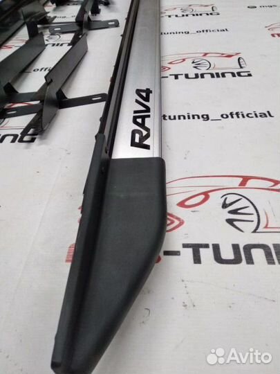 Новые пороги на Toyota RAV 4 2009-2013