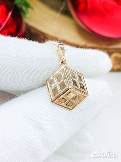 Золотая подвеска выпуклый ромб