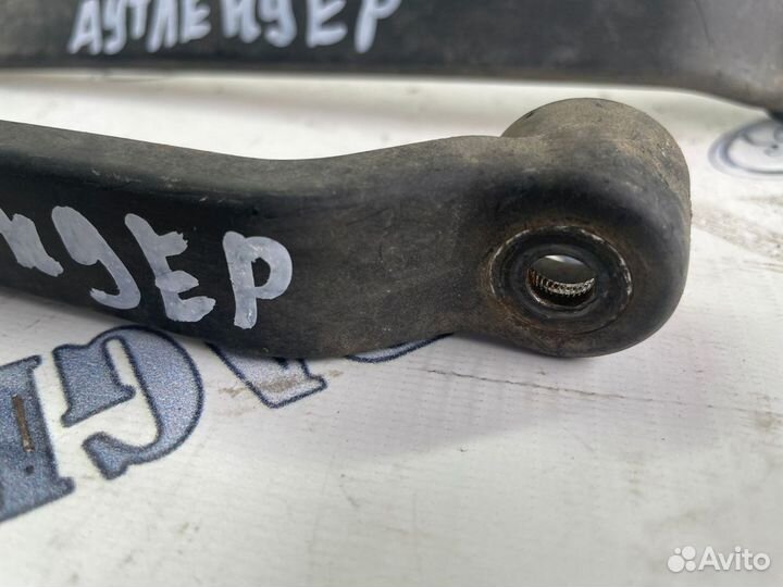 Поводок стеклоочистителя Mitsubishi Outlander 1