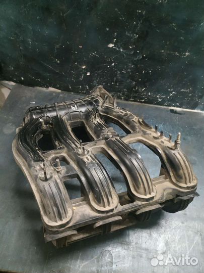 Впускной коллектор LADA Priora