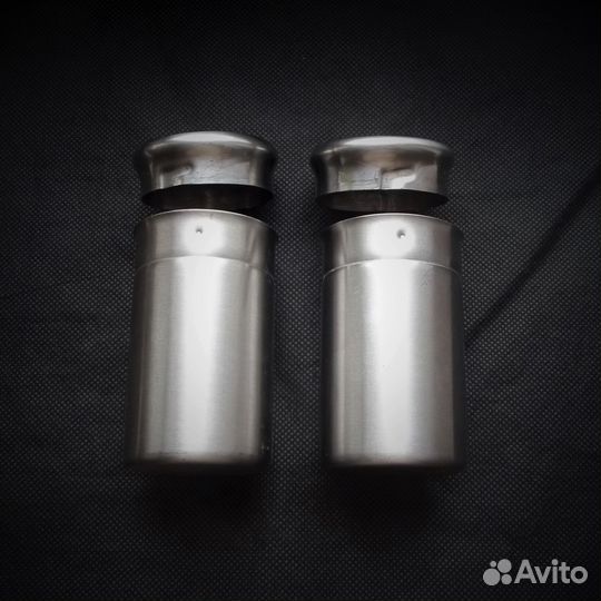 Солонка и перечница из стали