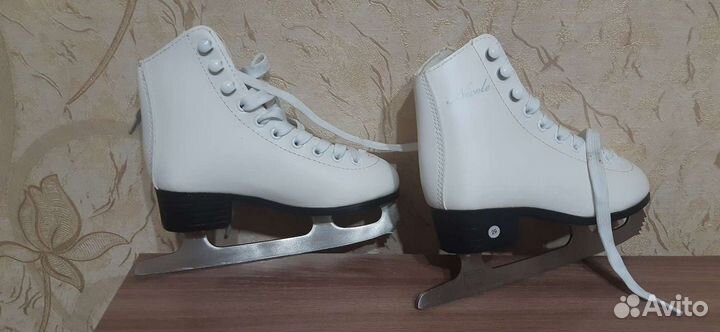 Коньки на девочку размер 29, одевали раза 4
