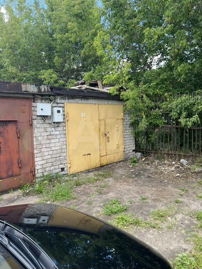 Гараж, > 30 м²
