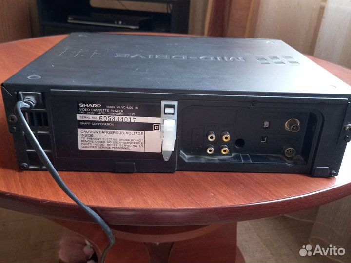 Видеомагнитофон sharp