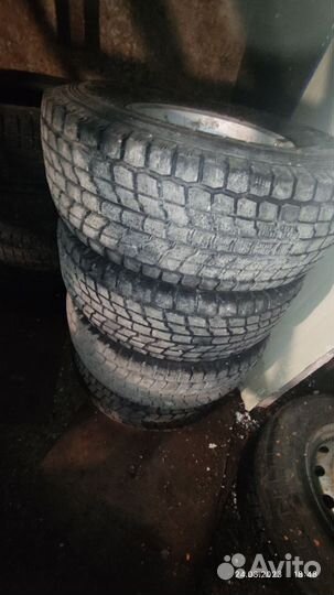 Резина зима 31. 10.5. R 15