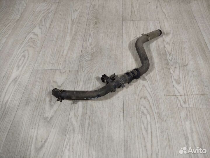 Renault Sandero 1 патрубок охлаждения