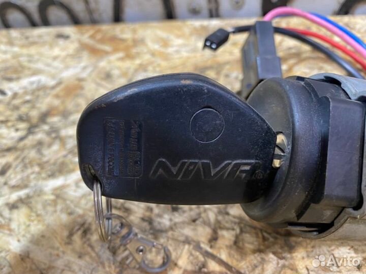 Замок зажигания Chevrolet Niva 2011