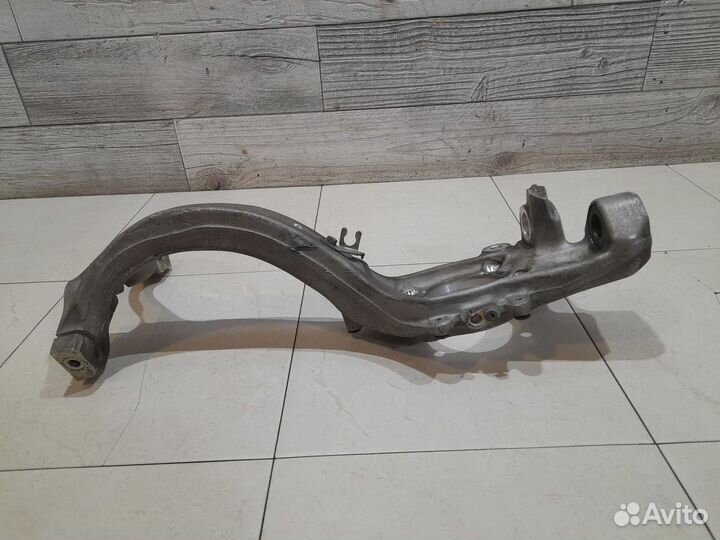 Кулак поворотный передний правый Audi A6 / Allroad