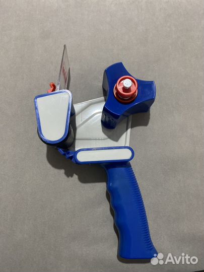 Диспенсер для скотча