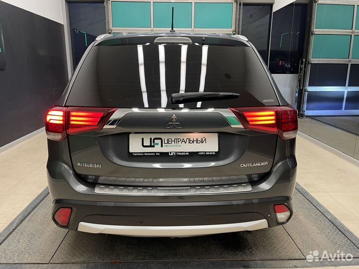 Mitsubishi Outlander 2.4 CVT, 2015, 168 045 км
