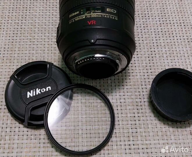 Nikon ED AF-S Nikkor 70-300mm 1:4.5-5.6G VR IF SWM