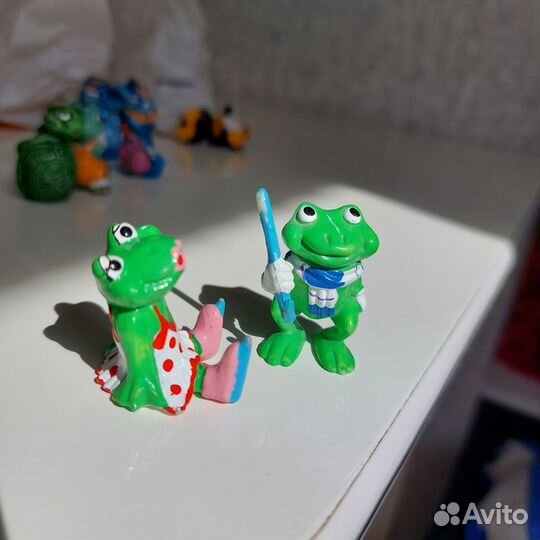 Киндер игрушки акулы пингвины