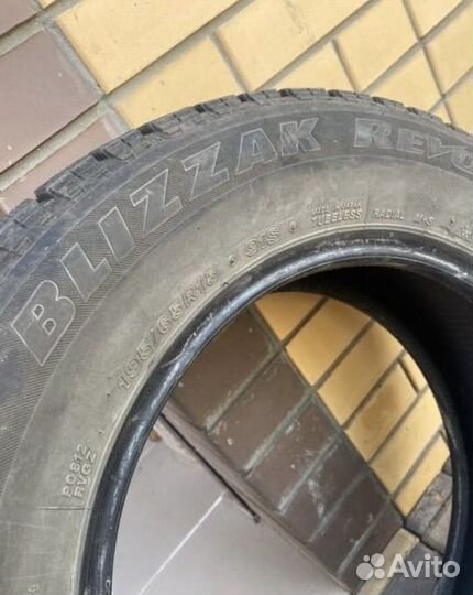 Bridgestone Blizzak Revo GZ 195/65 R15