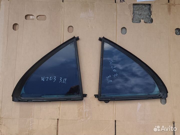 Форточка задняя левая (правая) Mercedes W203 02-08