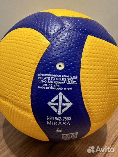 Волейбольный мяч mikasa v200w