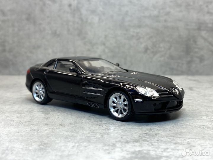 Модель Mercedes-Benz McLaren SLR 1:43