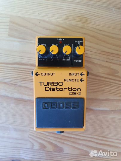 Эффект гитарный педаль boss Turbo Distortion DS-2