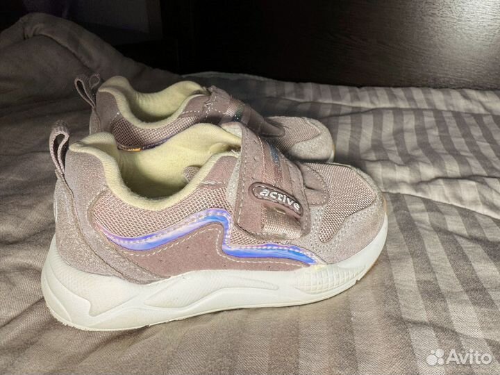 Кроссовки детские 23 размер