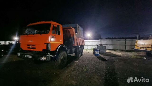 Водитель самосвала камаз