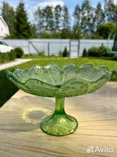 Ваза для фруктов на ножке цветное стекло СССР