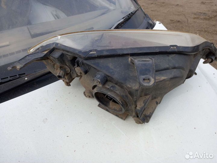 Mazda Demio передние Правая левая фары