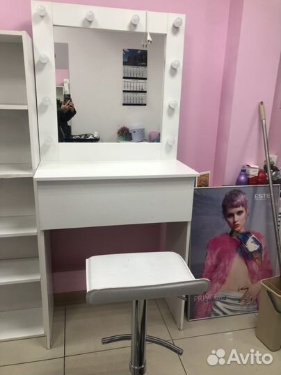 Косметический столик
