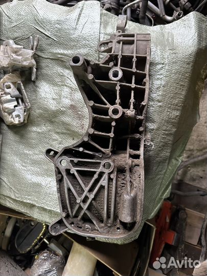 Кронштейн генератора Рено Логан 1 2005-2014